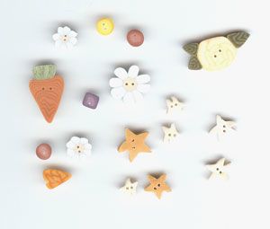 A merry little spring buttons