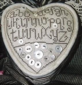 alphabet button heart